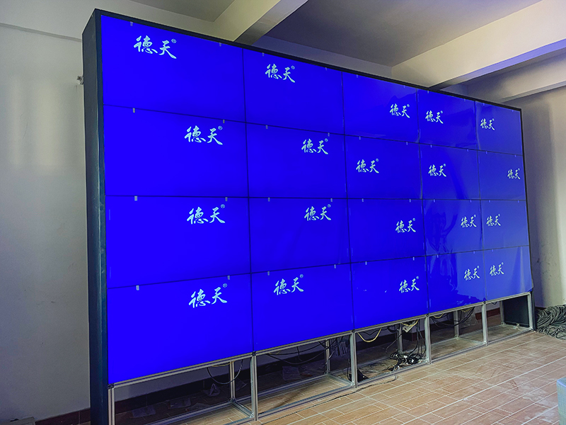 小區監控室液晶拼接屏安裝圖 小區監控室液晶拼接屏安裝圖